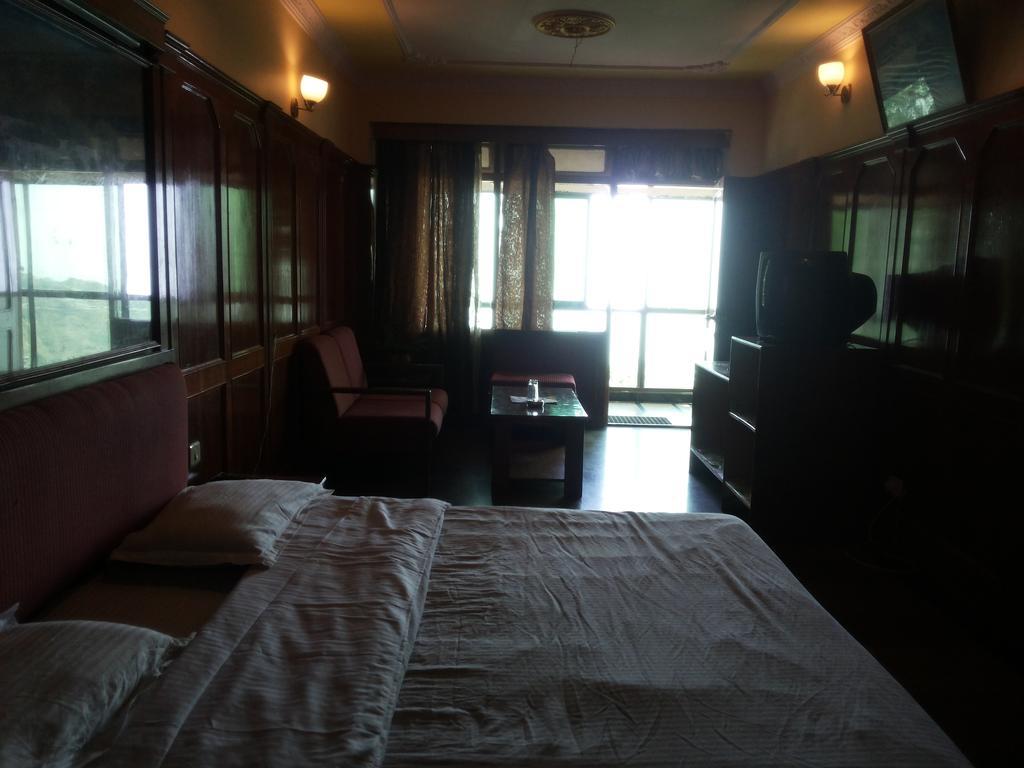 Valley View Hotel Mussoorie Bilik gambar