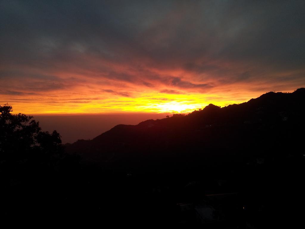 Valley View Hotel Mussoorie Bilik gambar